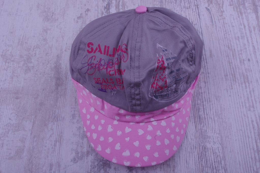 Шапка с козирка