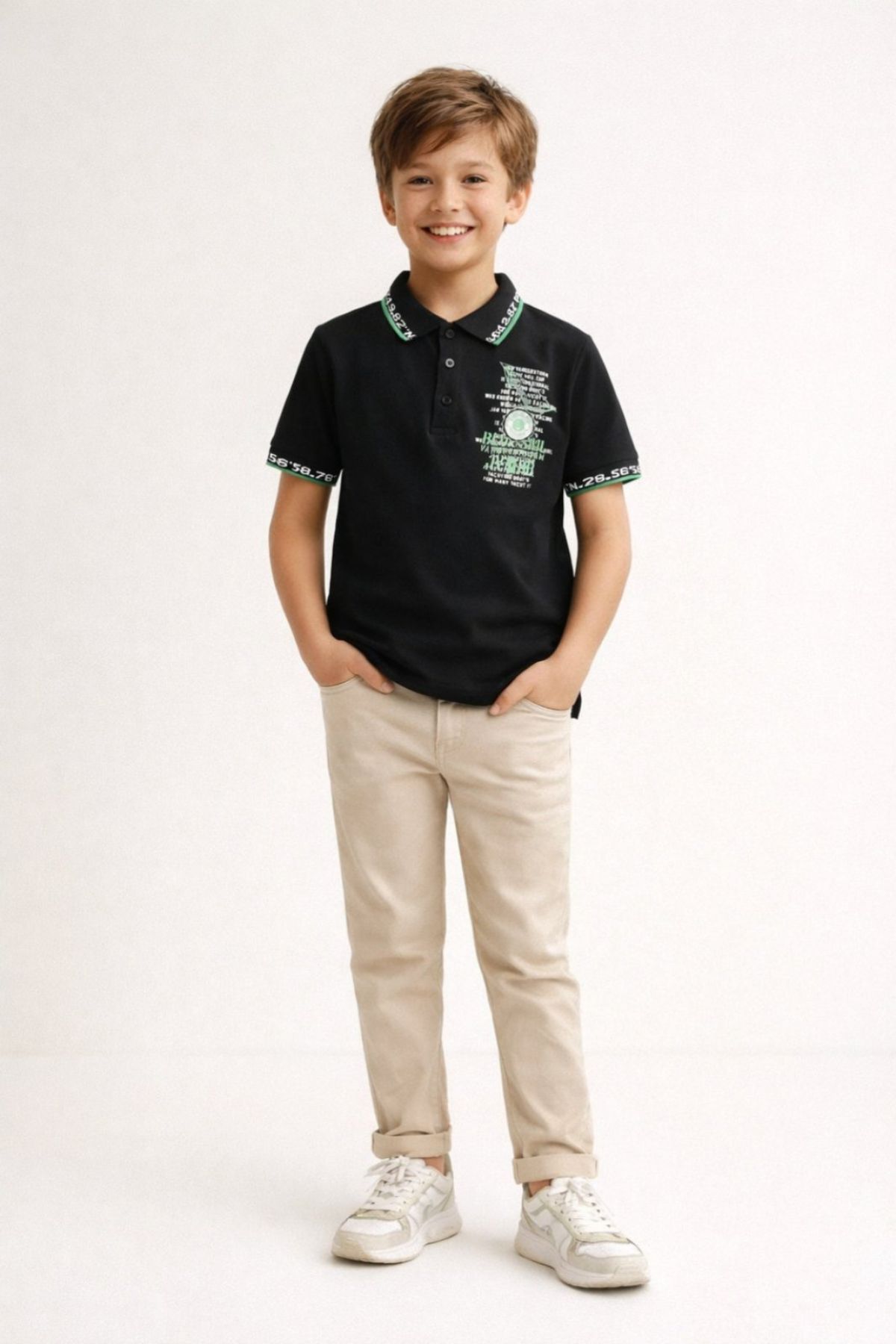 Детска тениска с якичка за момче, черен цвят