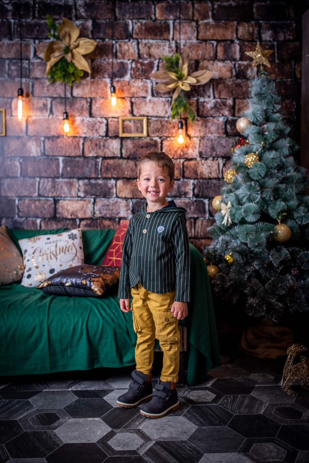 Детско сако момче,тъмно зелен цвят